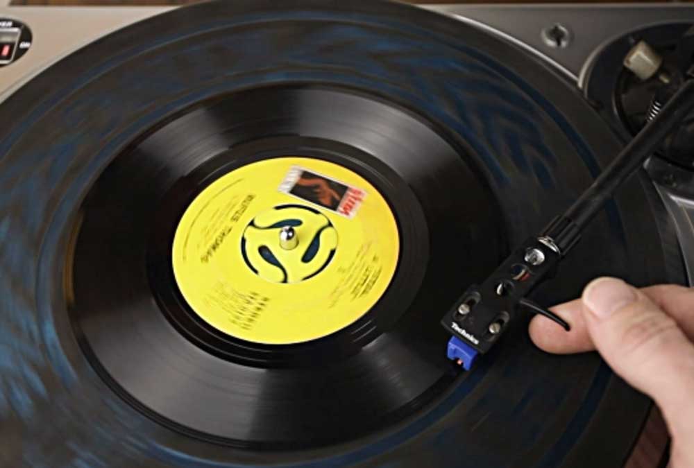 Vinilos a 45 RPM: El arte de escuchar música con mayor intensidad